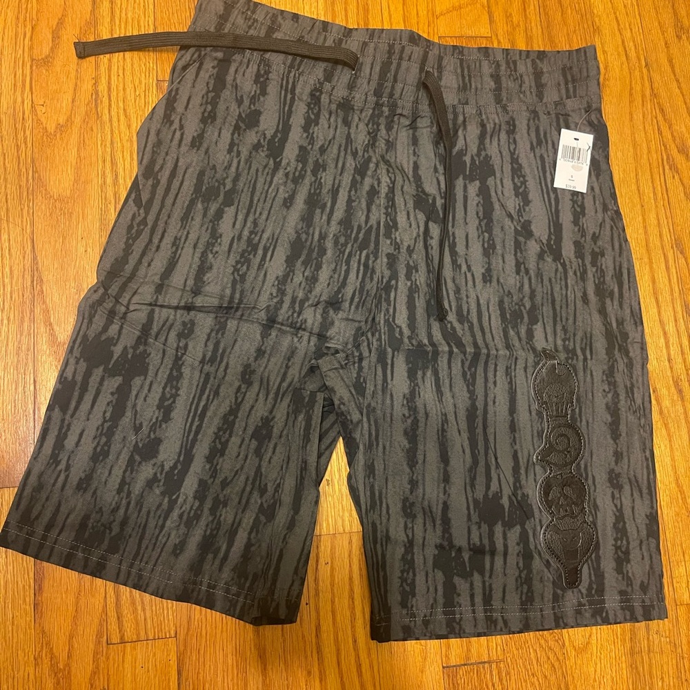 Disney Villains Mens Gray and Black Camouflage Shorts Size Small